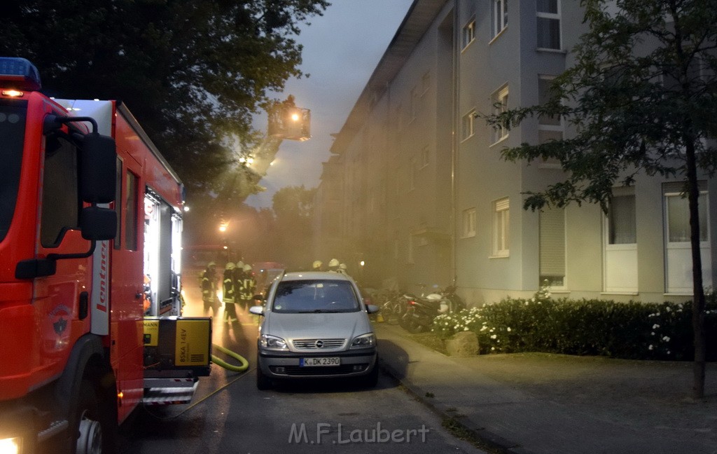 Feuer 2 Y Kellerbrand Koeln Ostheim Ruppinerstr P046.JPG - Miklos Laubert